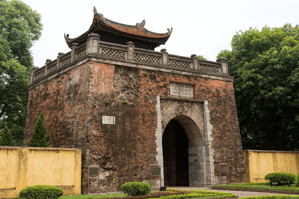 Cửa Bắc là cổng duy nhất còn sót lại của Hà Nội, nằm trên phố Phan Đình Phùng